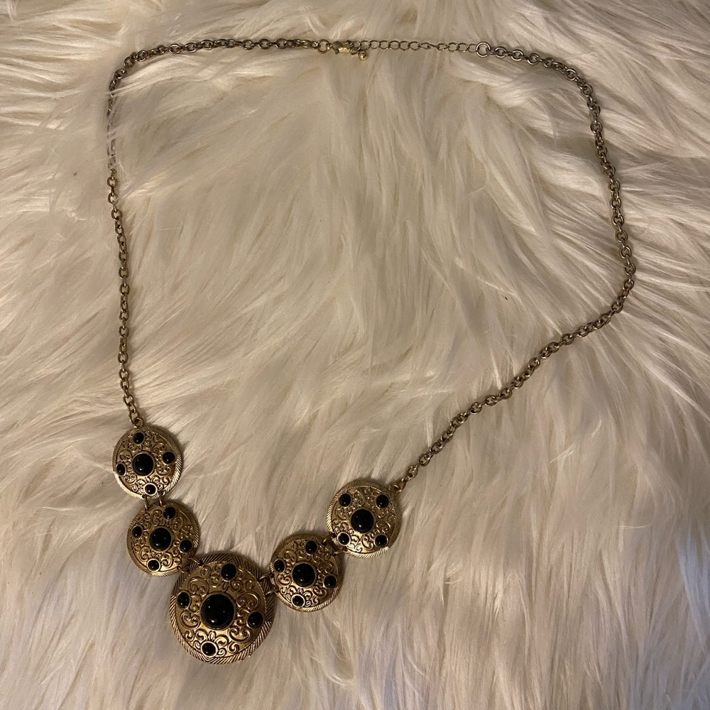 Medallion necklace